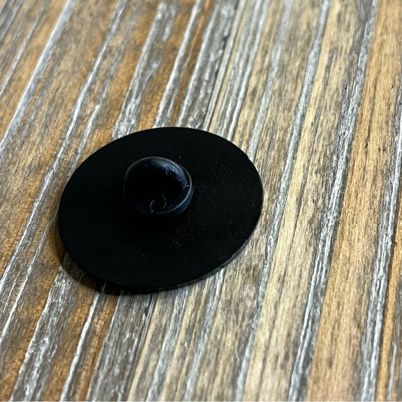 “Just Keep Swimming" Dory Enamel Lapel/Bag/Hat Collectible Pin - Picture 2 of 6